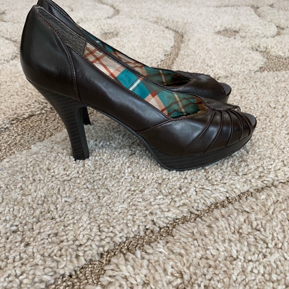 Candie’s women’s peep toe pumps size 8 - Picture 7 of 8